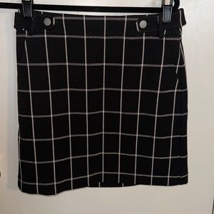 Black and white plaid Loft skirt